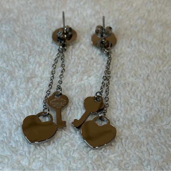 Heart Dangle Earrings - Picture 5 of 5